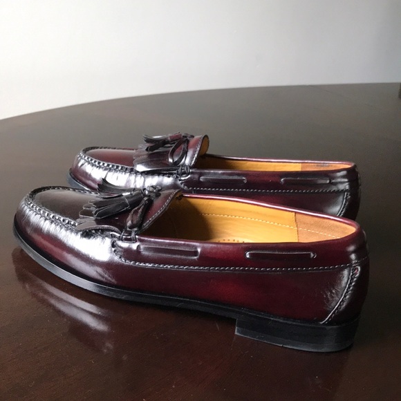 Cole Haan Burgundy Leather & bib Tassels 8D Loafer